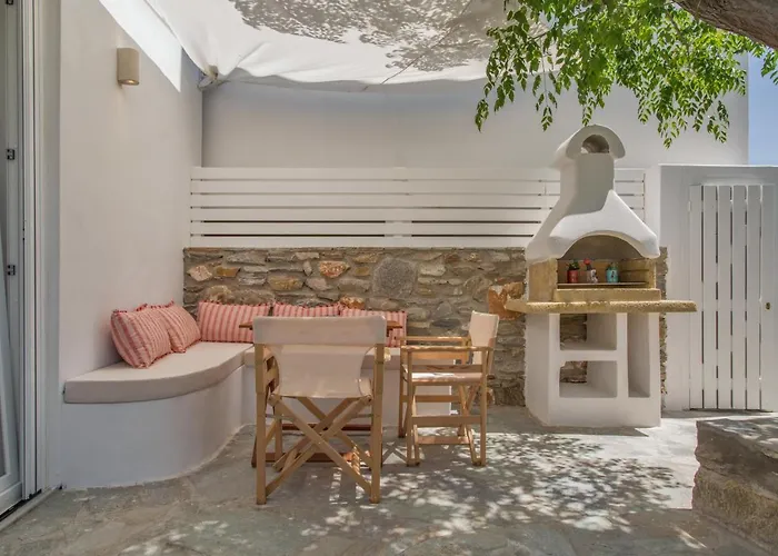 Satsi's Cozy Casa-2 Min From The Beach&town Semesterbostad Páros