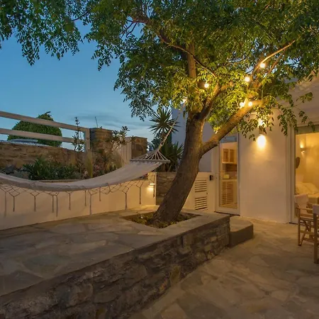Holiday home Satsi's Cozy Casa-2 Min From The Beach&town Parikia (Paros)