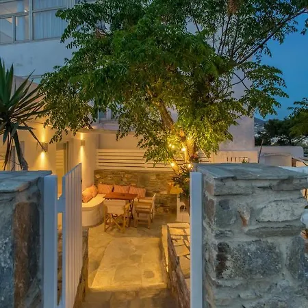 Holiday home Satsi's Cozy Casa-2 Min From The Beach&town Parikia (Paros)